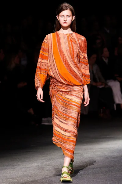 Look 33